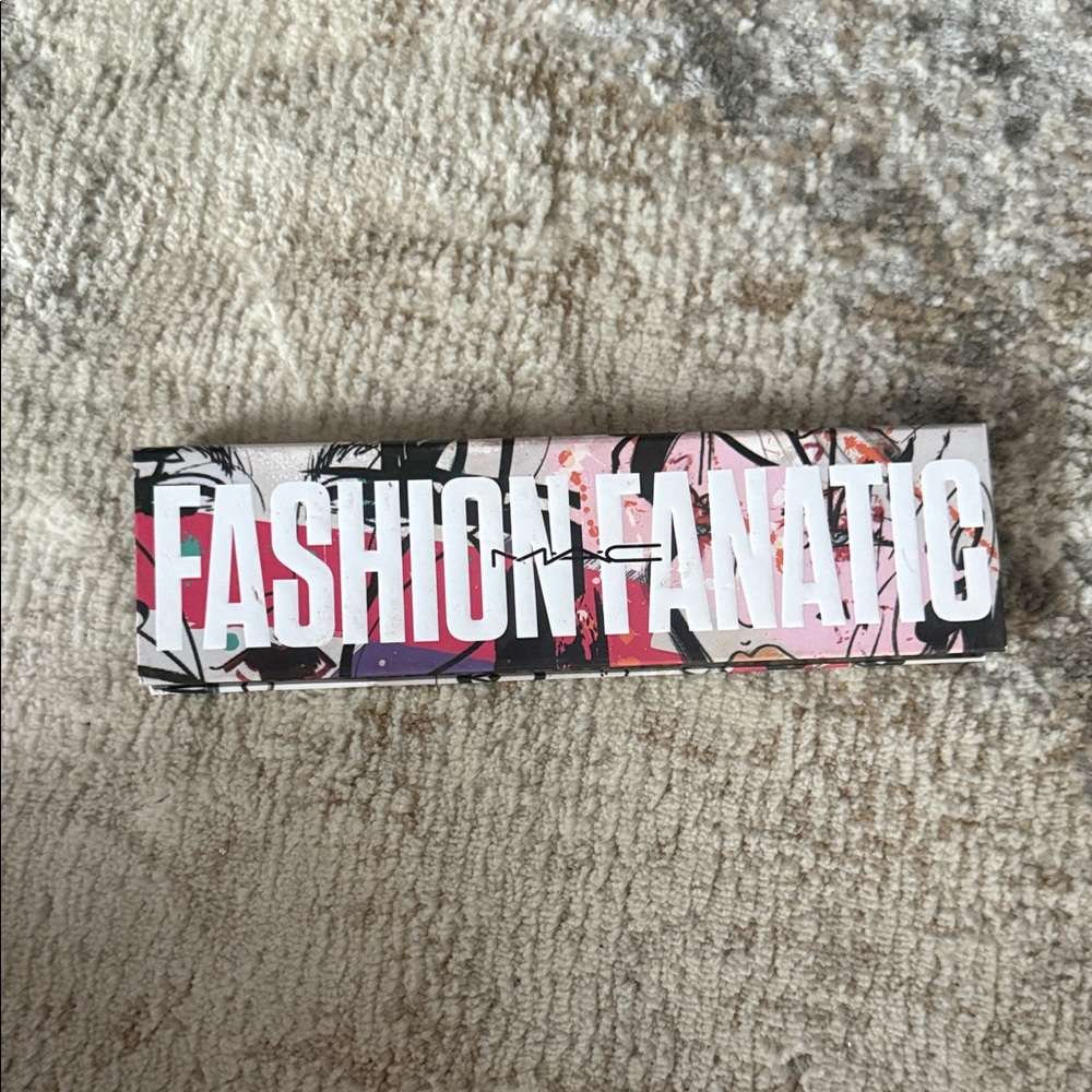 MAC Cosmetics Fashion Fanatic Eyeshadow Palette